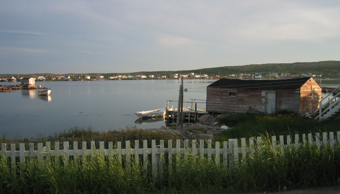    http://www.joebattsarm.ca/Home_files/shapeimage_1.png            